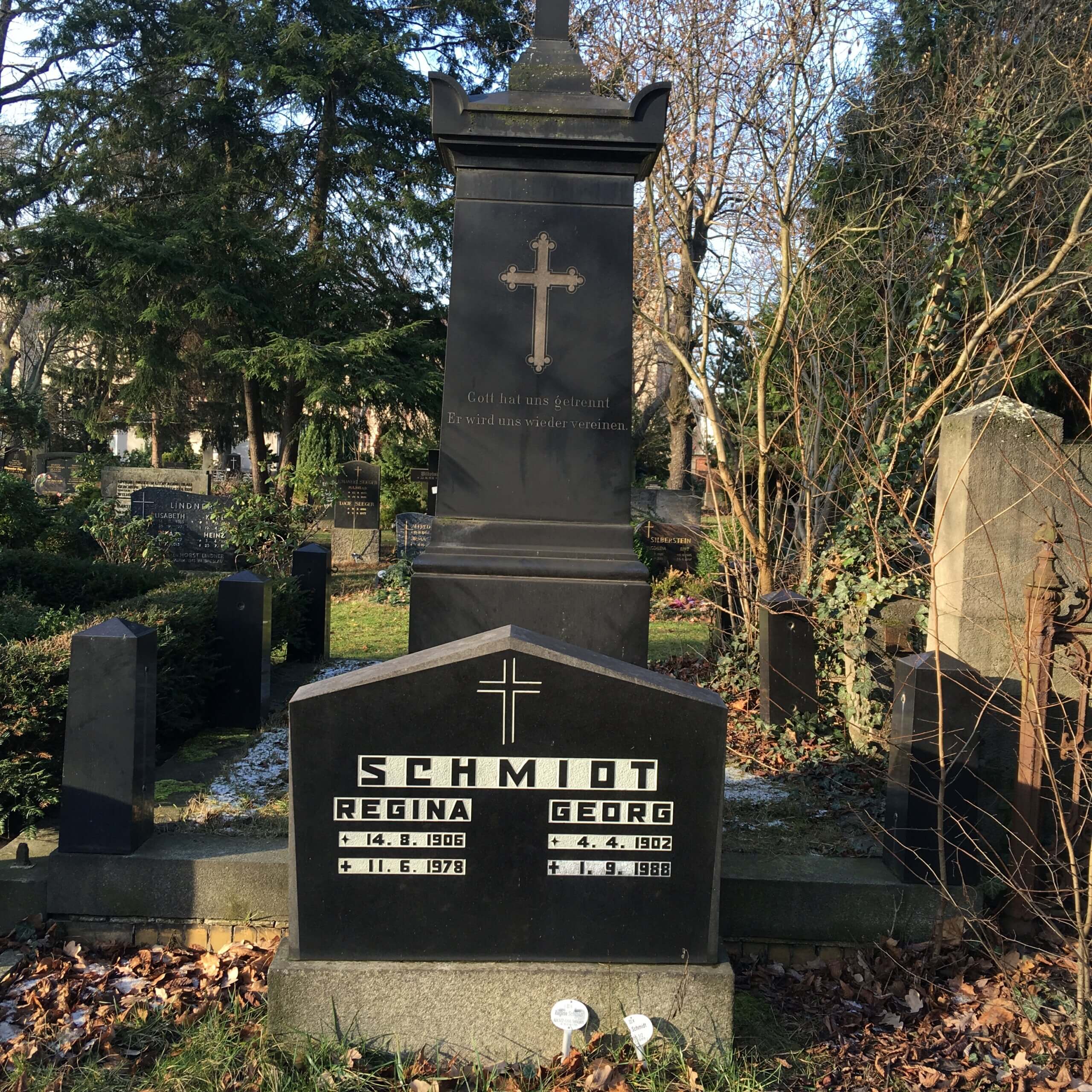 Hřbitov na Mehringdammu, hrob rodiny Schmidt