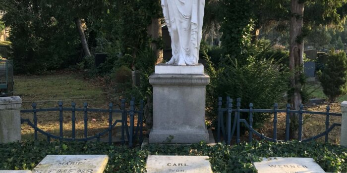 Restaurovaná Hrobka části Rodiny Siemens, Foto Jk