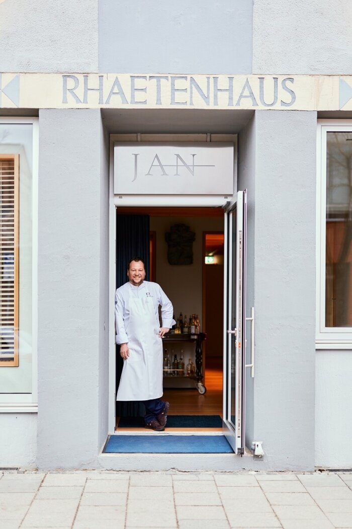 Michelinský šéfkuchař Jan Hartwig Vystoupí Na Besedě V Praze