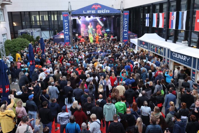 Mattoni Life Bar Na IFFKV: Hudba A Móda Pod širým Nebem Zdarma