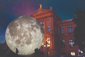 Foto: model Měsíce, tzv. Lunalón, Muzeum Prahy