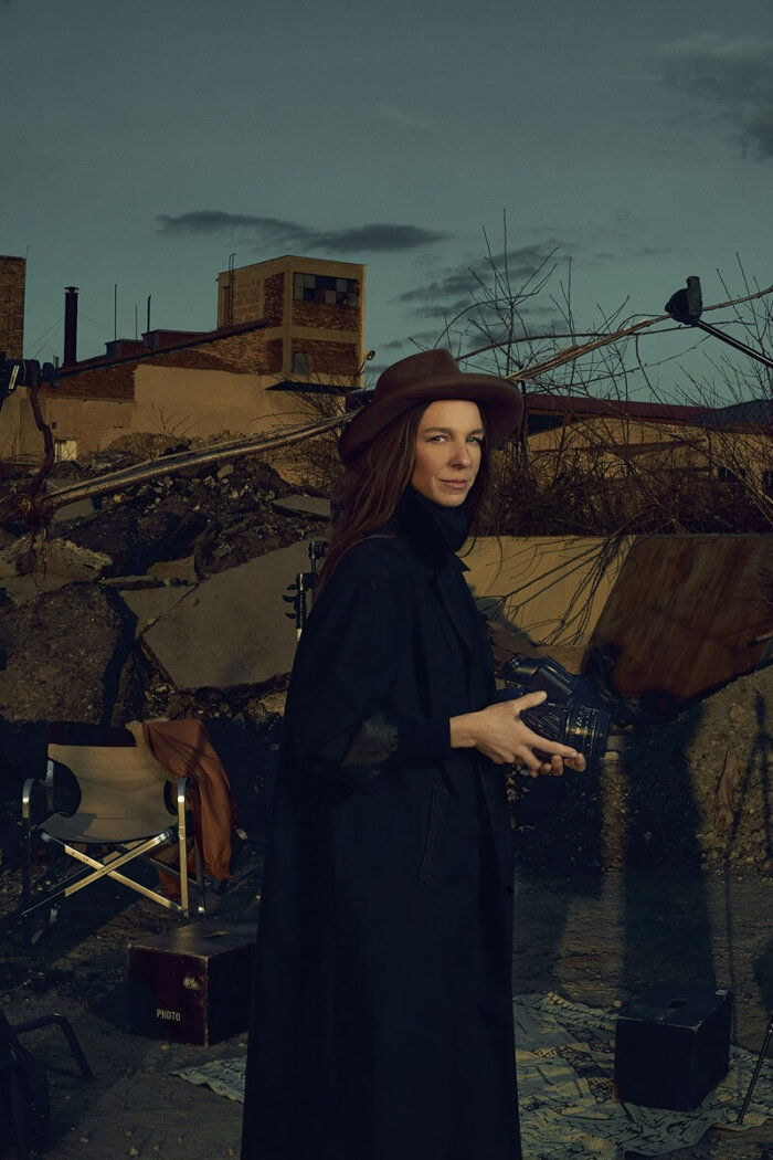 Fotografka Bet Orten Zachytila 14 žen Z Filmové Branže, Jsou Ve Varech Na Střeše