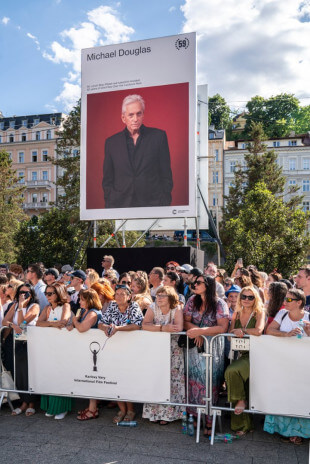 Atmosféra festivalu KVIFF 2025