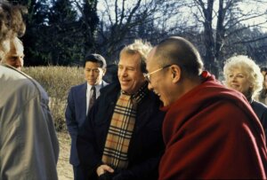 Václav Havel, dalajláma, Olga Havlová. Foto Stanislav Doležal