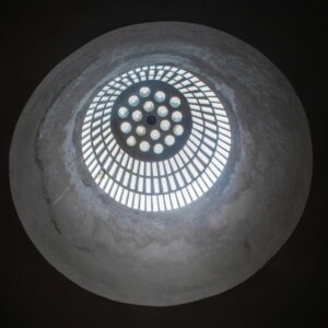 Hrobka rytířů z Albertu - kuželovitý luxferový světlík