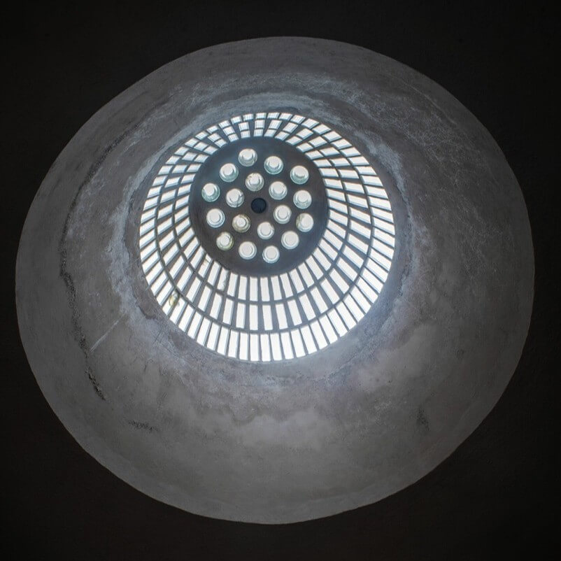 Hrobka rytířů z Albertu - kuželovitý luxferový světlík