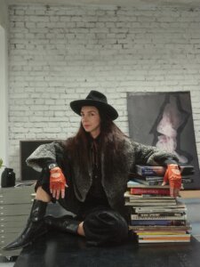 Bet Orten In Her Studio By Kristina Reznik Studio High Resolution 03