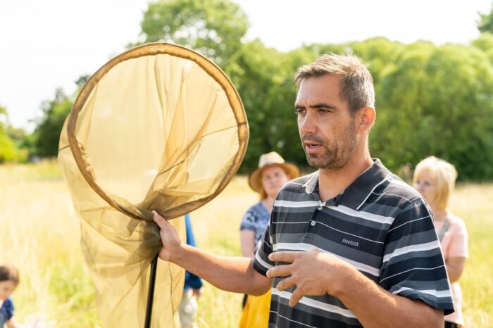 BIOLOG ONDŘEJ SEDLÁČEK: OHEŇ NENÍ ŽIVEL, JE TO VĚZEŇ. A MY SE BOJÍME HO PUSTIT NA SVOBODU.