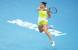 MELBOURNE, AUSTRALIA - JANUARY 25: Aryna Sabalenka plays a forehand against Madison Keys of the United States in the Women's Singles Final during day 14 of the 2025 Australian Open at Melbourne Park on January 25, 2025 in Melbourne, Australia.  (Photo by Clive Brunskill/Getty Images)