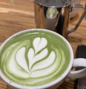 Matcha latte, foto jk